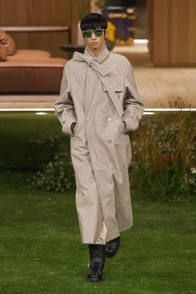 Look 5